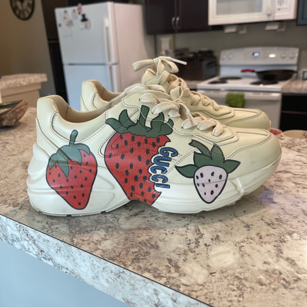 Women's Rhyton sneaker with Gucci 🍓